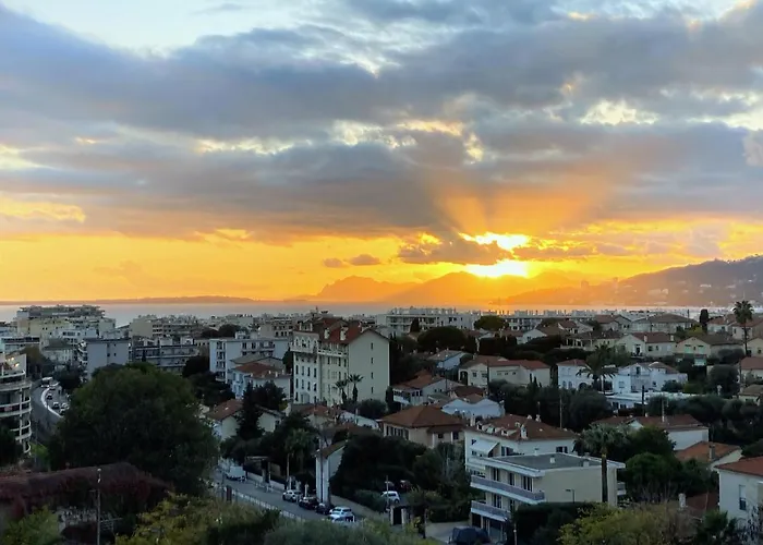 Le Balzac T3 Centre Proche Toutes Commodites *